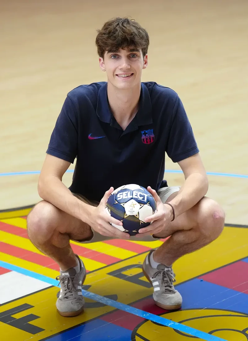 Pablo Urdangarín juega a balonmano.