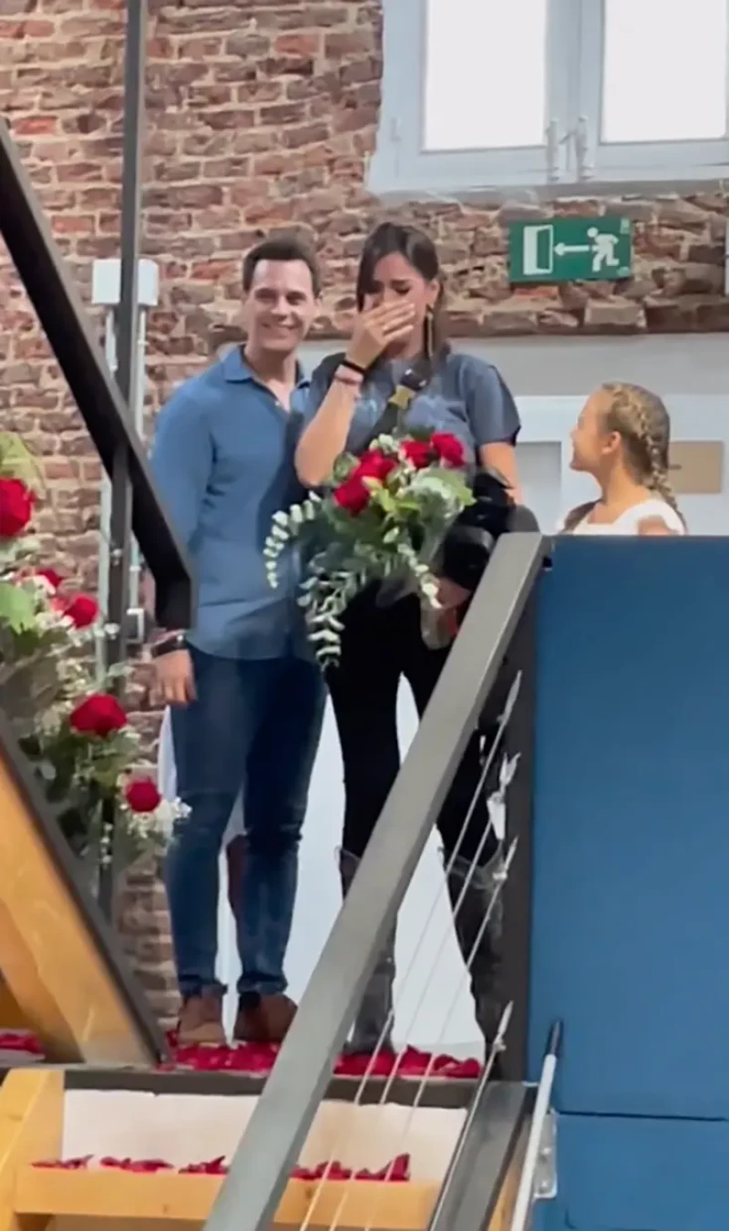 Christian Gálvez sorprendiendo a Patricia Pardo por su cumpleaños.