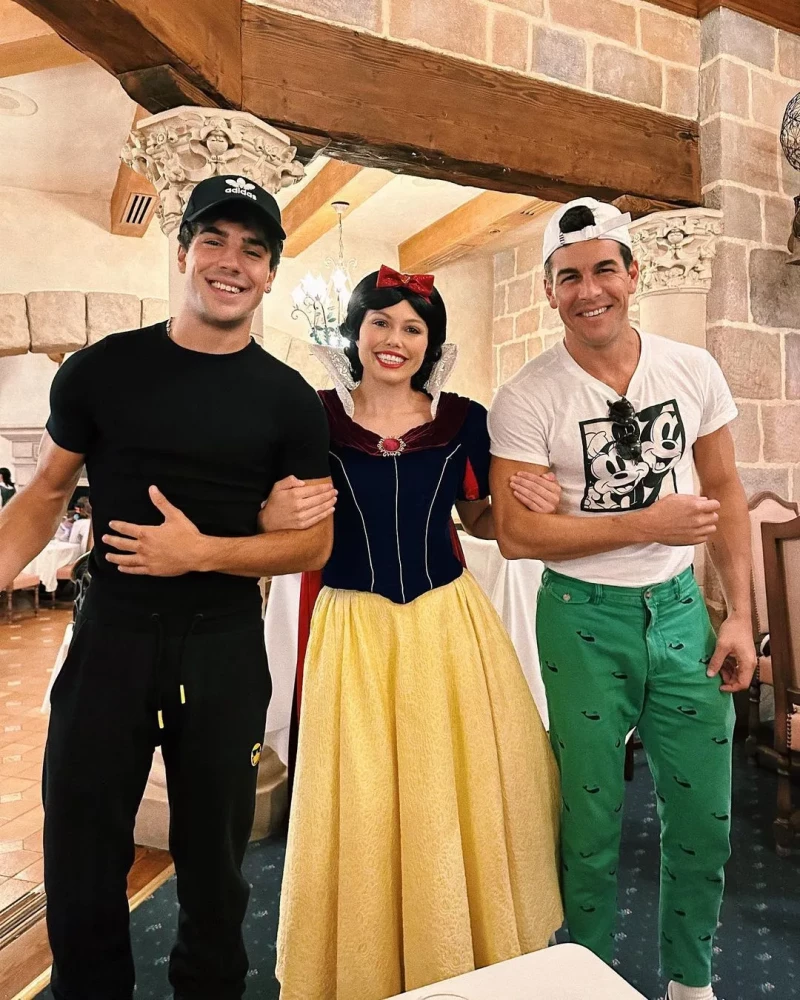 mario casas disneyland