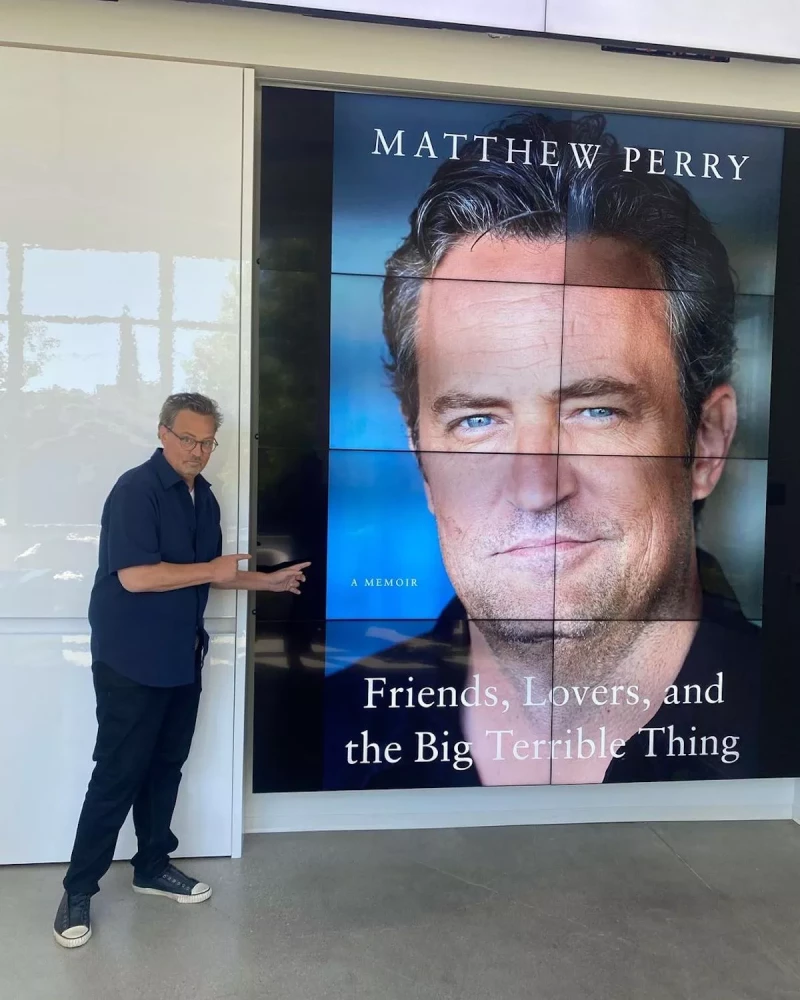 Matthew Perry presentando sus memorias en 2022.