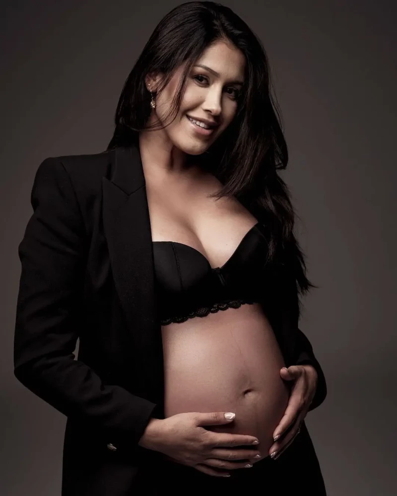 Gabriela Guillén en su primera imagen embarazada de rrss.