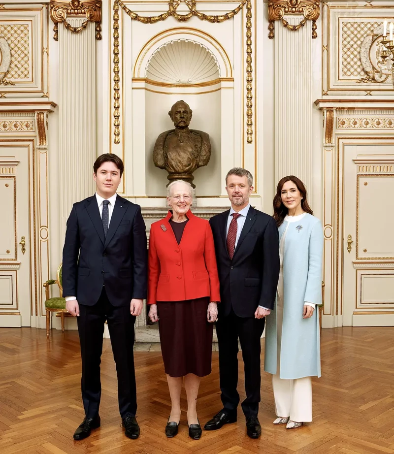 Mary Donaldson posó con su marido tras la jura de la Constitución del primogénito de ambos.