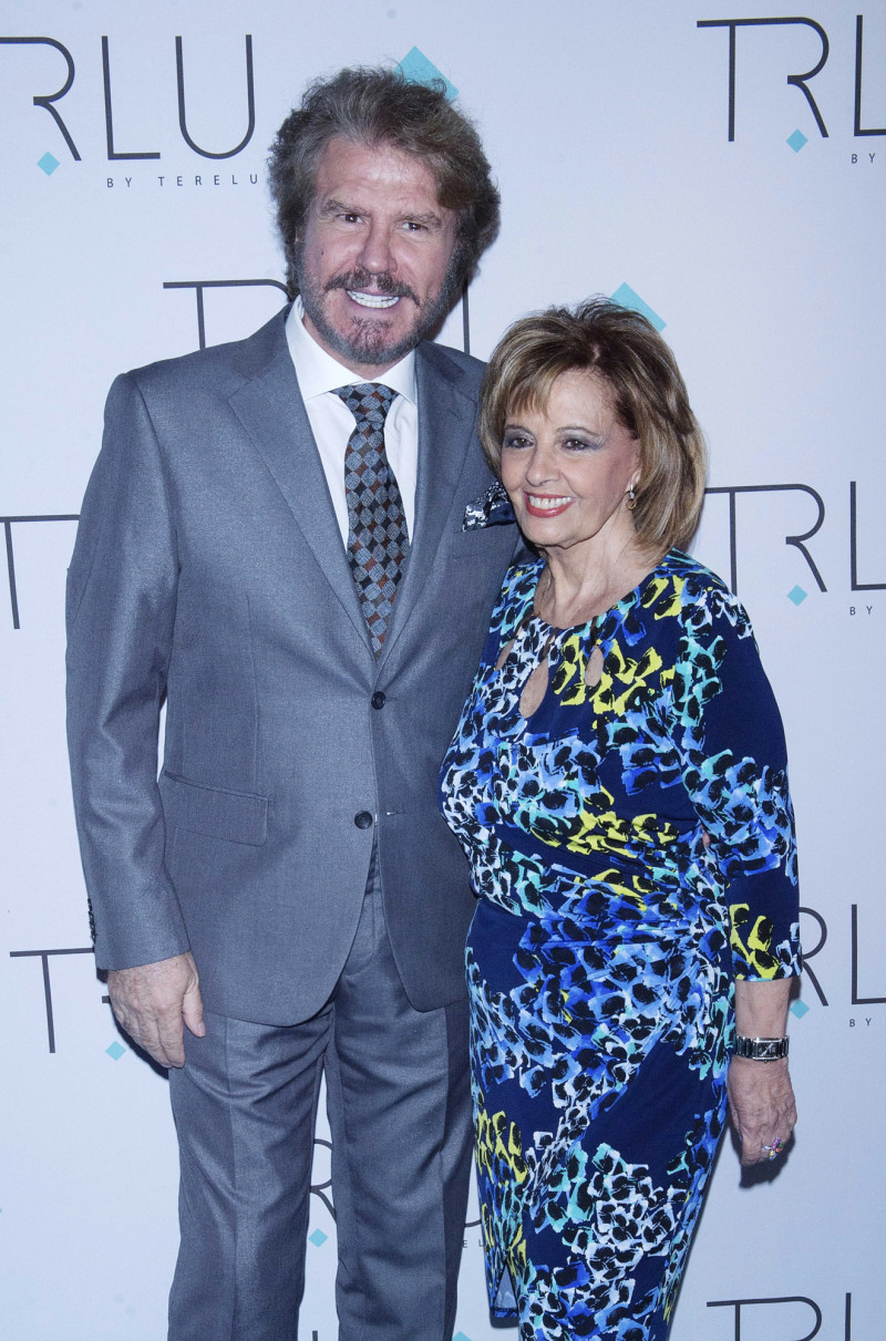 Edmundo Arrocet junto a María Teresa Campos.