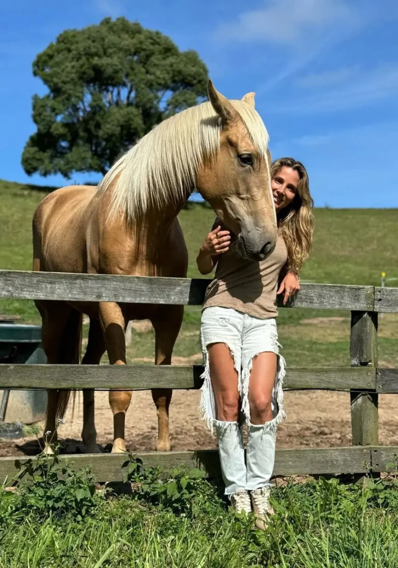 Elsa Pataky con su yegua.