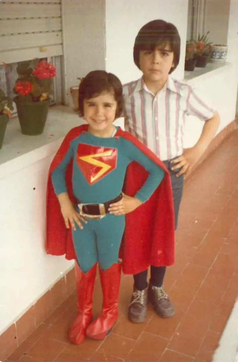 Mario Vaquerizo y su hermano Ángel, de niños.