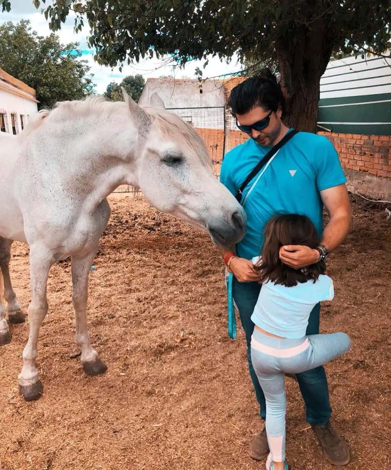 Ángel Cristo Jr con su hija