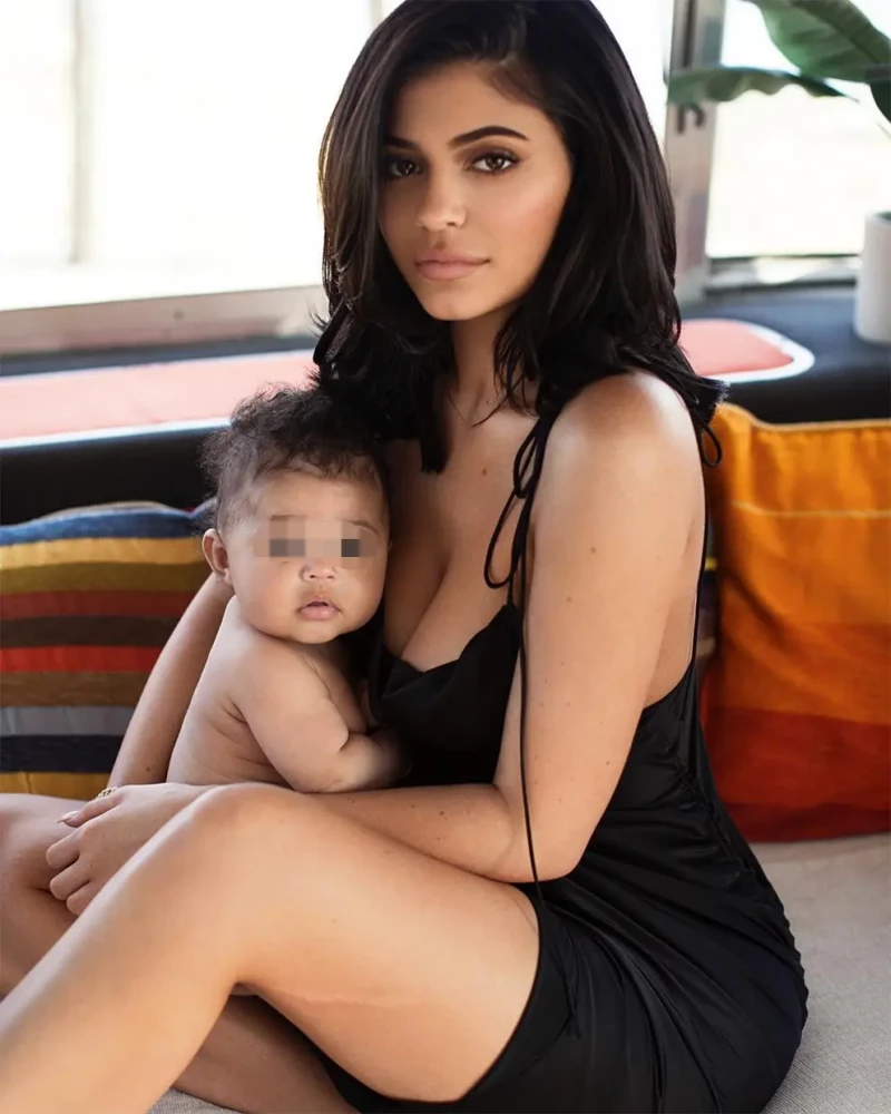 Stormi con su madre Kylie Jenner.