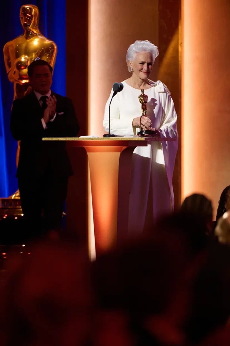 Glenn Close recogiendo un Oscar.