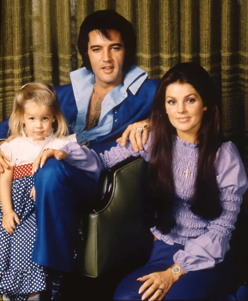 Priscilla con Elvis y su hija Lisa Marie.
