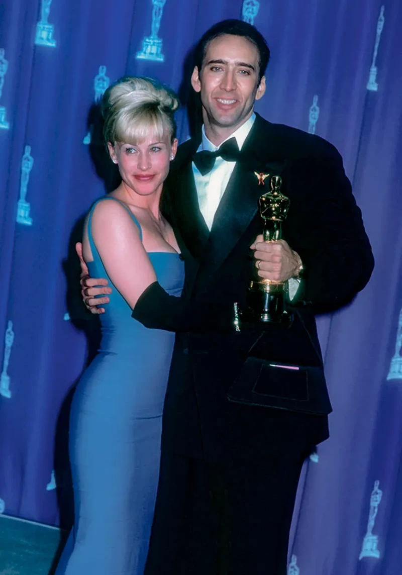 Nicolas Cage con su tercera mujer, Patricia Arquette, cuando ganó el Oscar.
