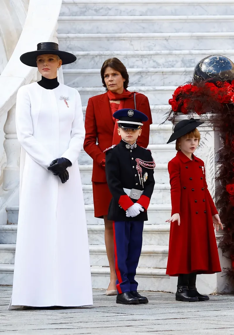 Estefanía con Charlene y sus hijos.