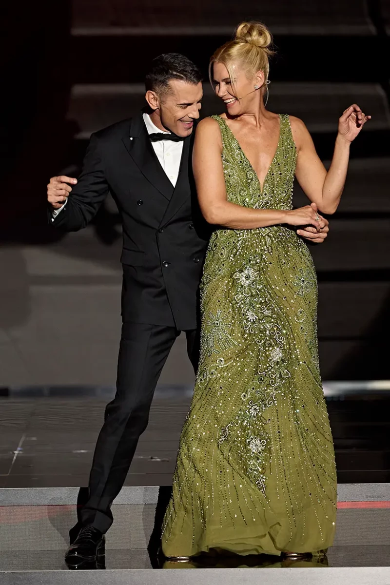 Jesús Vázquez y Valeria Mazza bailando
