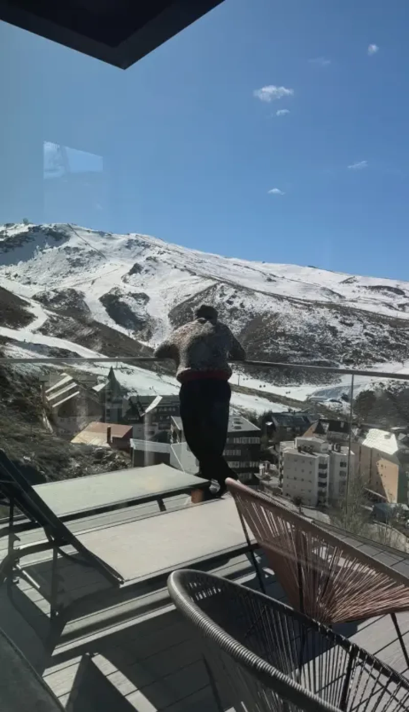 Manuel Carrasco disfrutando de las vistas.