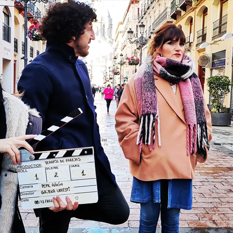 Rozalén y Marwan durante el rodaje de un documental.