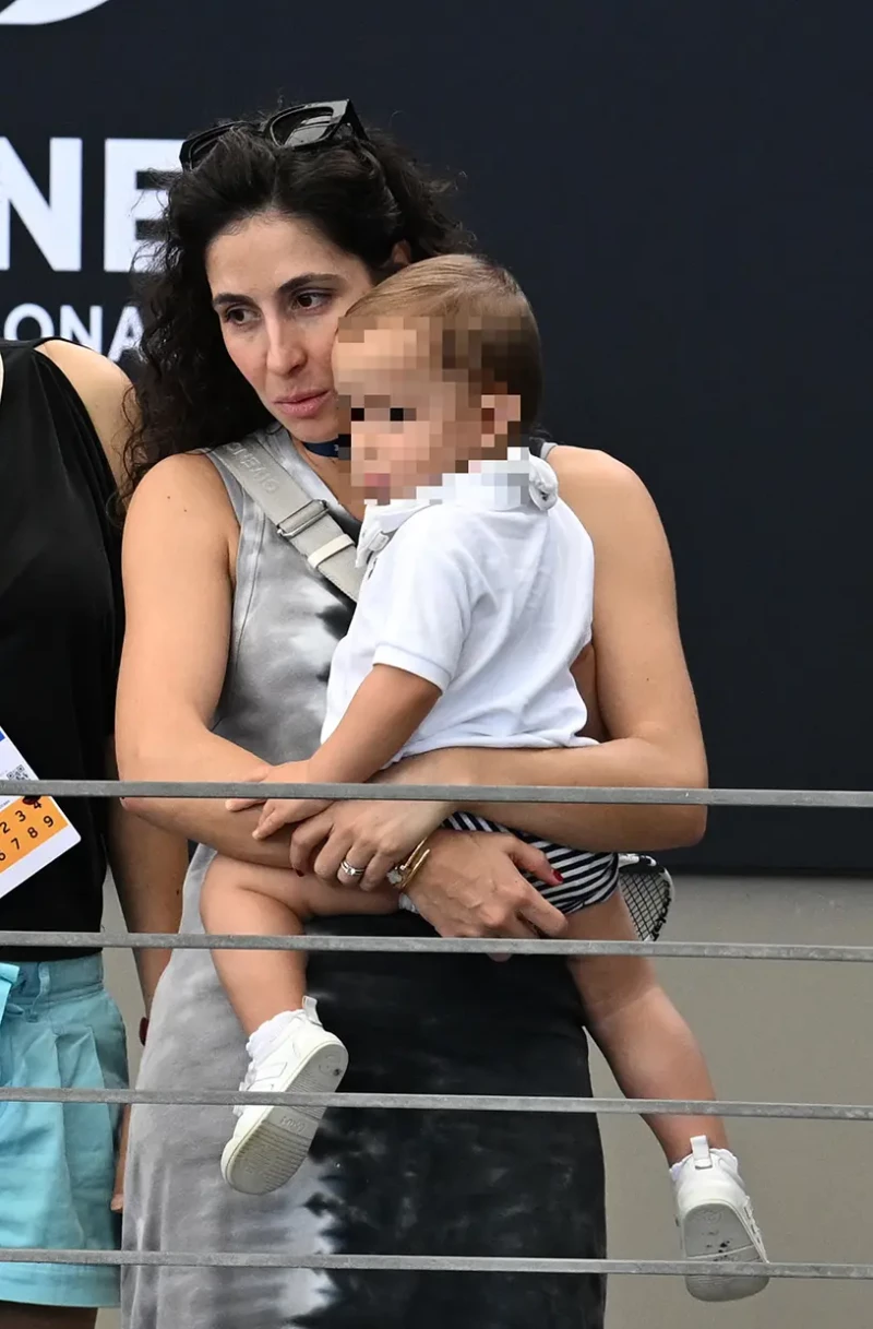 Mery Perelló con el hijo en común con Rafa Nadal en brazos.