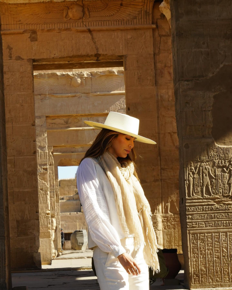 templo kom ombo rosanna con gorro