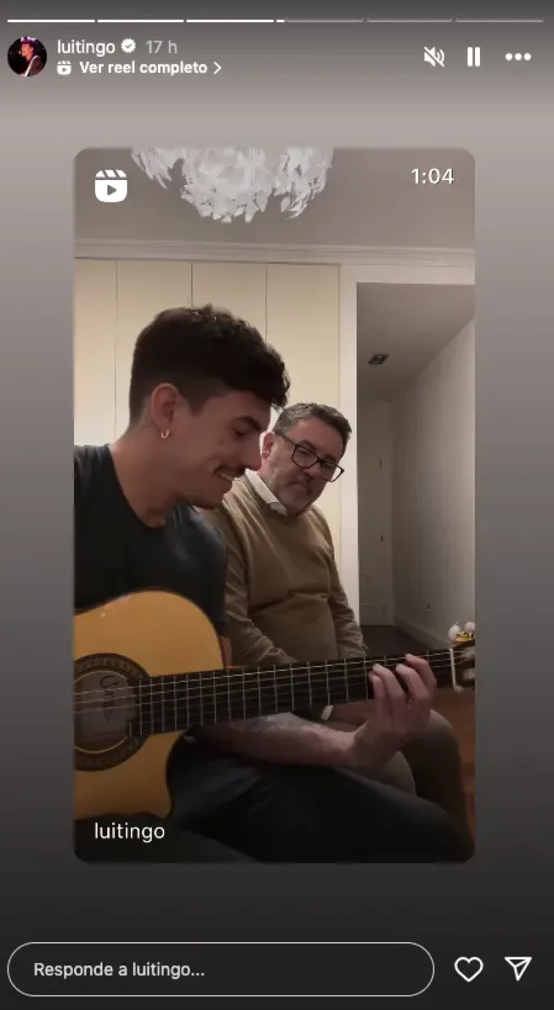 LUITINGO CANTANDO CON SU PADRE