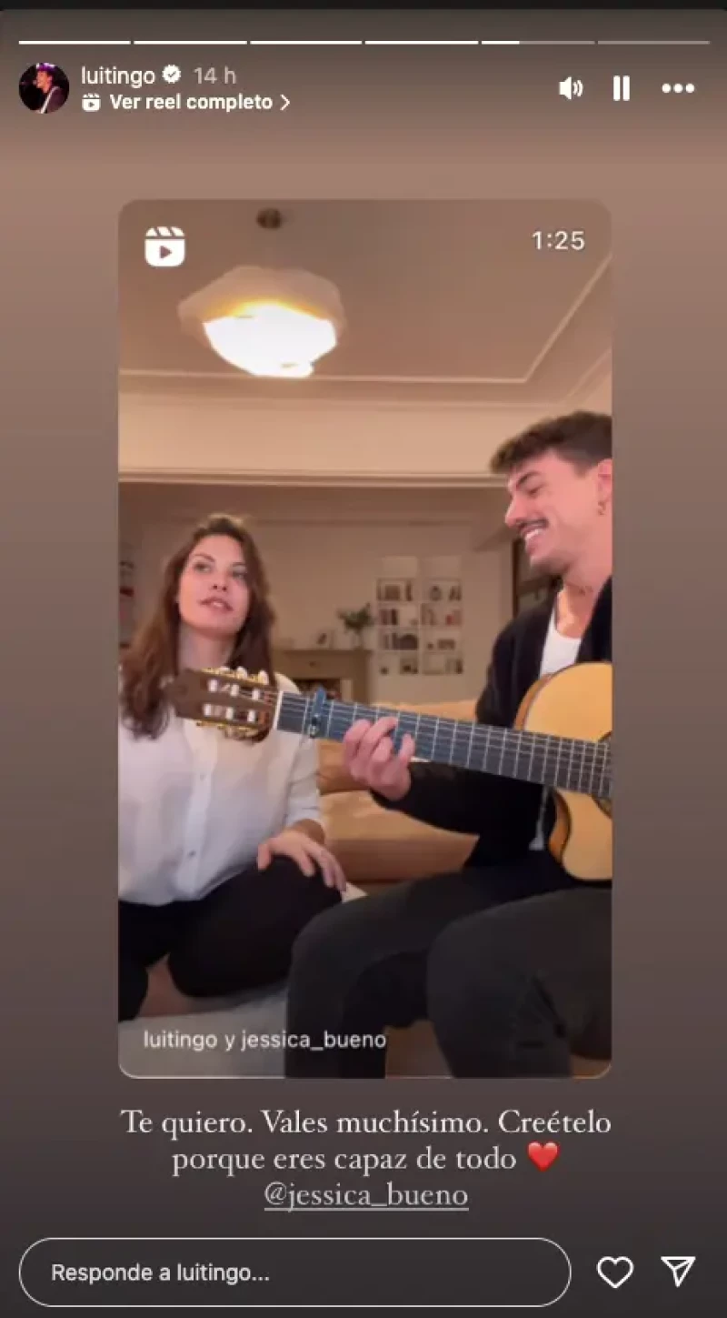 luiitngo animando a su chica a cantar