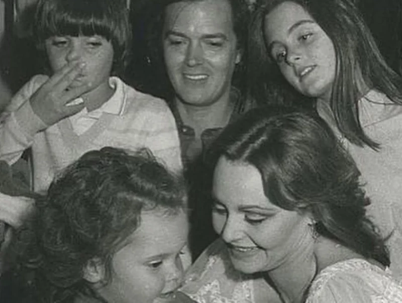 Foto familiar de Rocío y Antonio con sus hijos