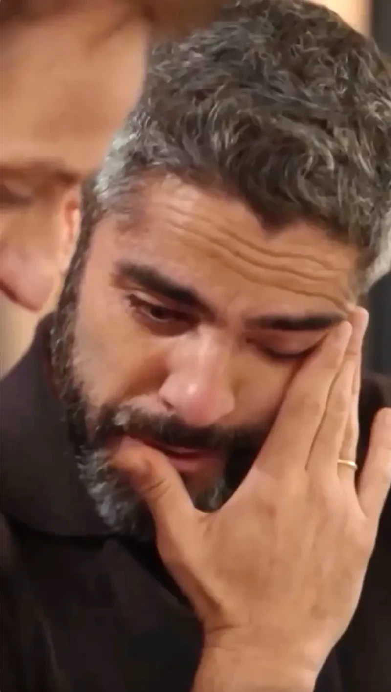 Roberto leal, emocionado.