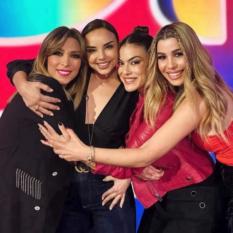 Natalia con Gisela, Geno y Chenoa