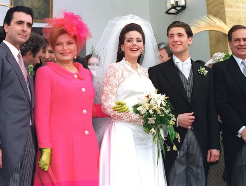 La cantante, en la boda de su hija con Antonio David.