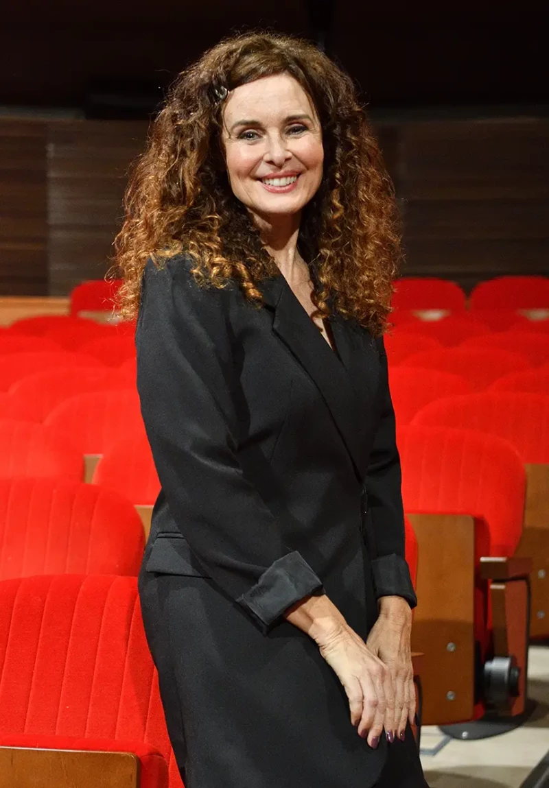 Silvia Marsó posado teatro.