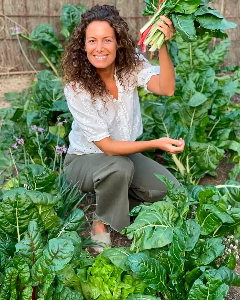 Laura Madrueño con sus verduras.