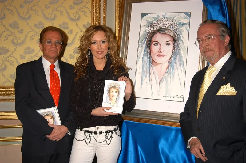 Emma García amadrinó el libro 'La boda del siglo'.