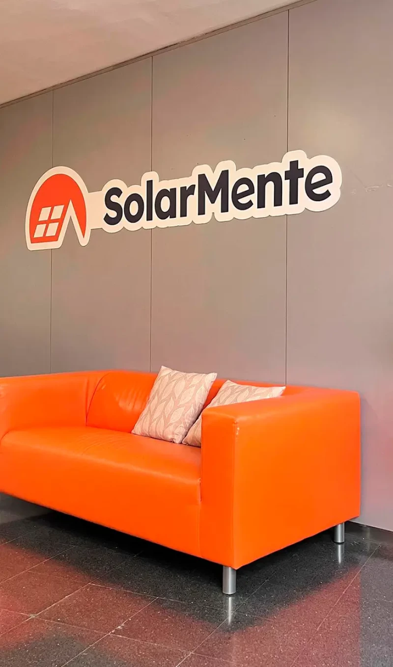 Recepción de la empresa SolarMente.