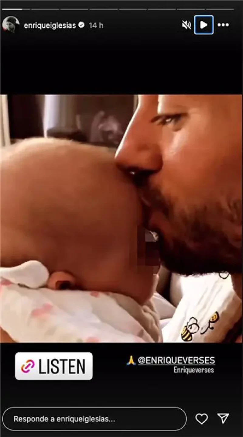 enrique Iglesias besando bebé