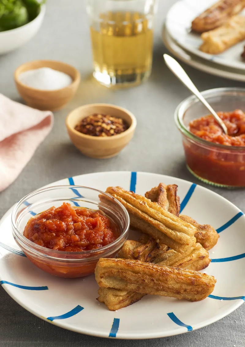 Churros de patata con salsa de tomate