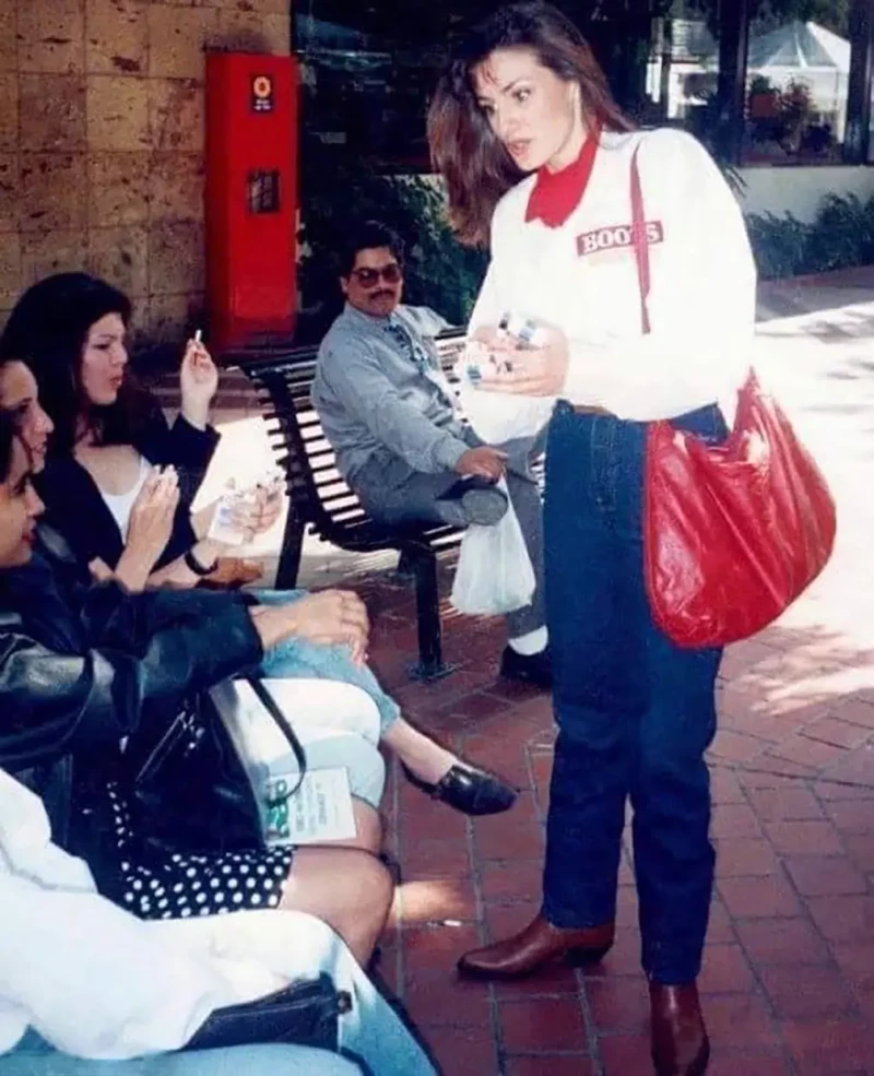 Letizia vendiendo tabaco.