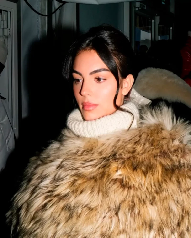 Georgina Rodríguez posar para la imagen de Moncler