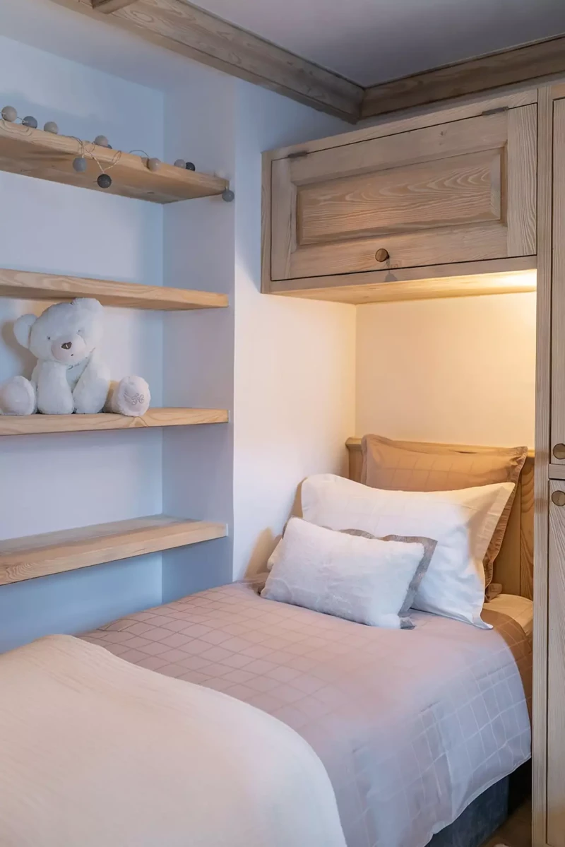 Habitaciones de la casa de los Alpes suizos donde Georgina Rodríguez se alojó con sus hijos