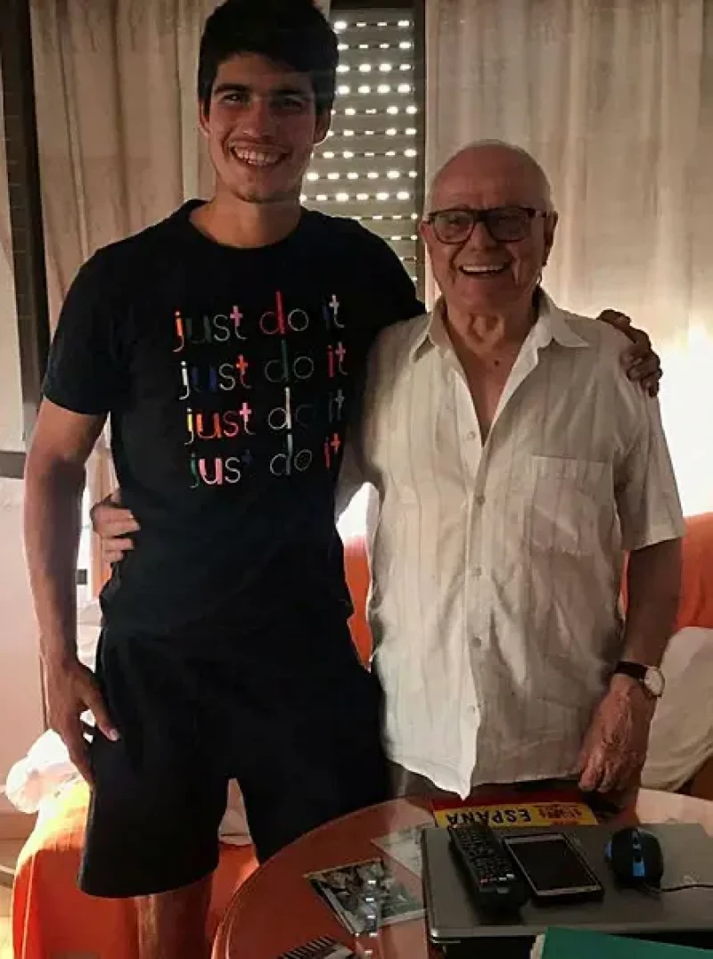carlos alcaraz y abuelo