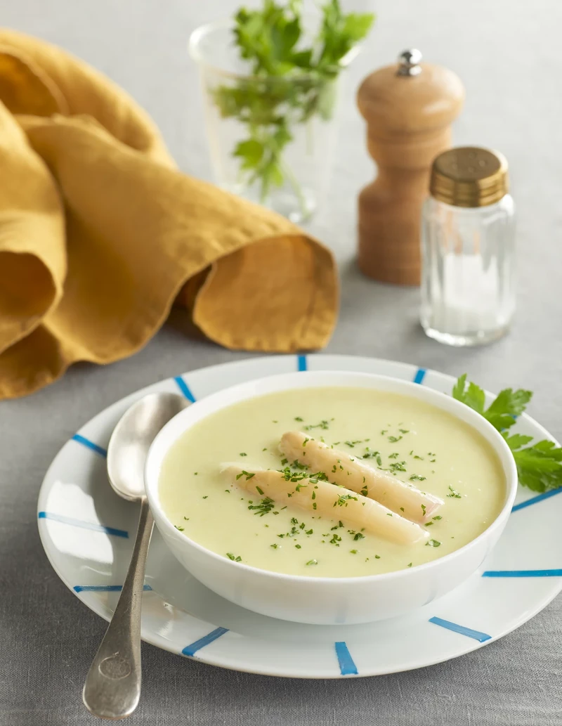 Crema de puerros con espárragos blancos