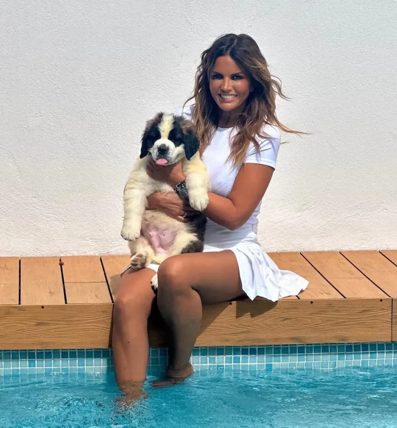 Marta Lopez Casa Revista Pronto Piscina