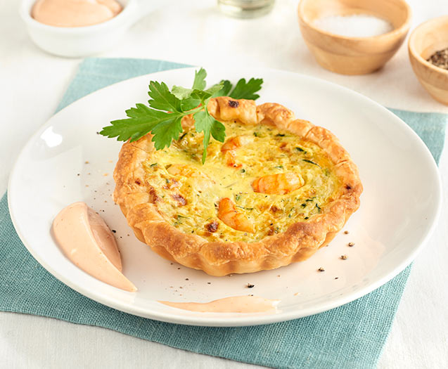 Tartaletas de hojaldre de calabacín y gambas.