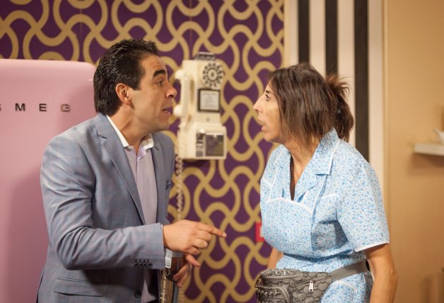 Pablo Chiapella (Amador) con Paz Padilla (Chusa) en un fotograma de la novena temporada de «La que se avecina».