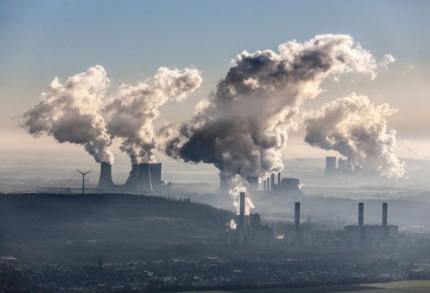 Foto aérea de las centrales eléctricas de carbón Neurath cerca de Grevenbroich, en Alemania.