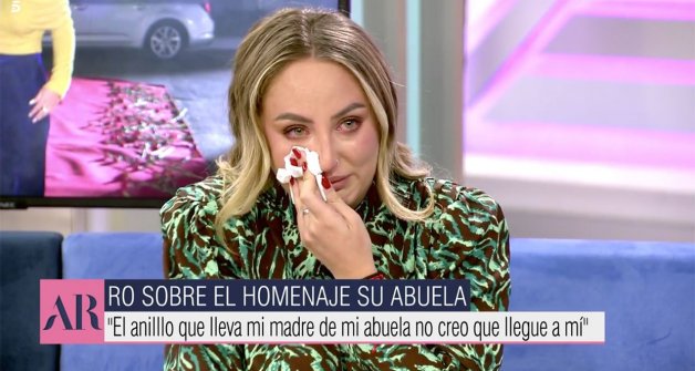 Rocío Flores ha roto a llorar hablando del homenaje de su madre a Rocío Jurado.