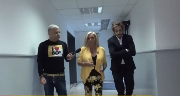 Carmen, por los pasillos de Mediaset, con Jorge Javier Vázquez y Josep Ferré como Bigote Arrocet.