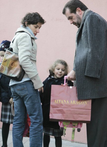 Carla Vigo tenía solo seis años cuando perdió a su madre, Érika Ortiz (en la imagen junto a su abuelo paterno).