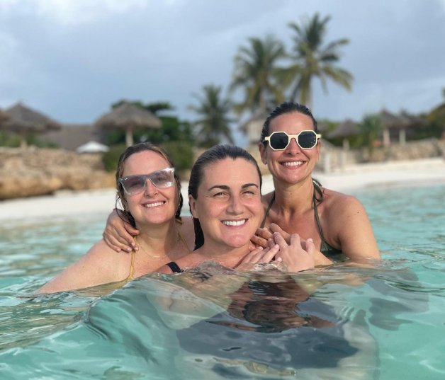 Carlota Corredera junto a sus amigas, en Zanzíbar.