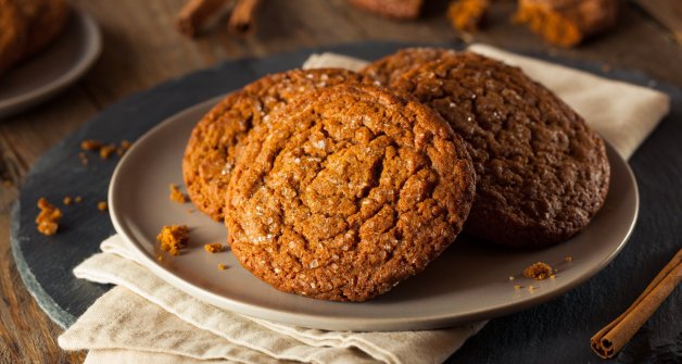 La canela le dará un sabor único a tus galletas de jengibre.