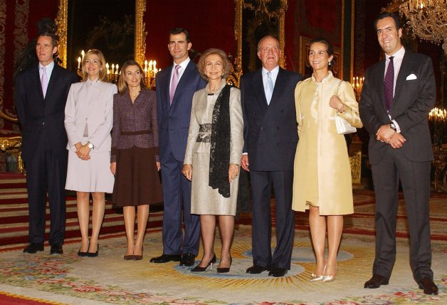 Don Juan Carlos no imaginaba que viviría divorcios en su propia familia. De momento, los yernos de esta foto –Iñaki y Jaime– ya han caído.