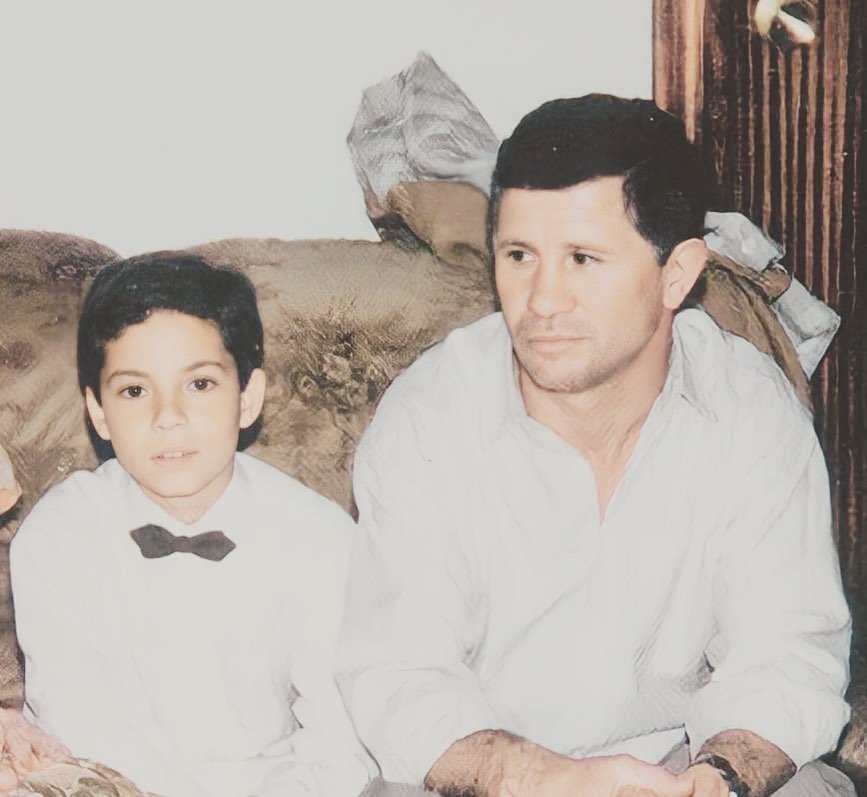 David Bisbal, de pequeño, junto a su padre, José. 