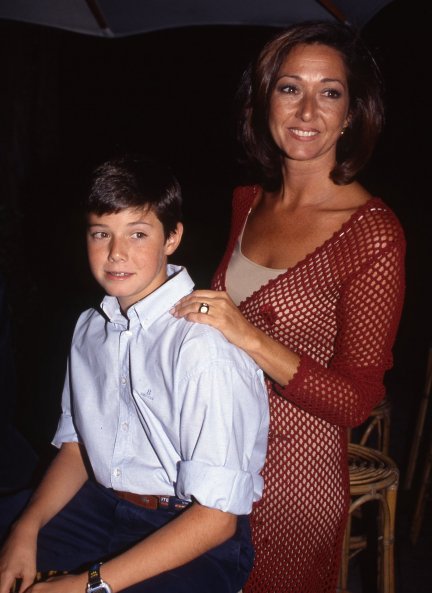 Ana Rosa Quintana con su hijo Álvaro, cuando este era un adolescente.