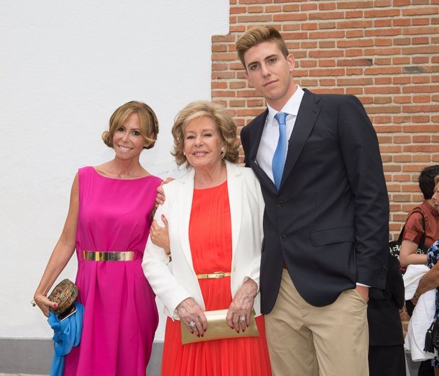 Una imagen del 2016, en la que madre e hija posan con Fran Jr., que se dedica al baloncesto.